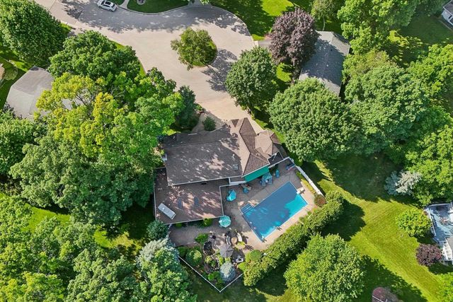 702 Glenwood Court, Jefferson, WI 53549