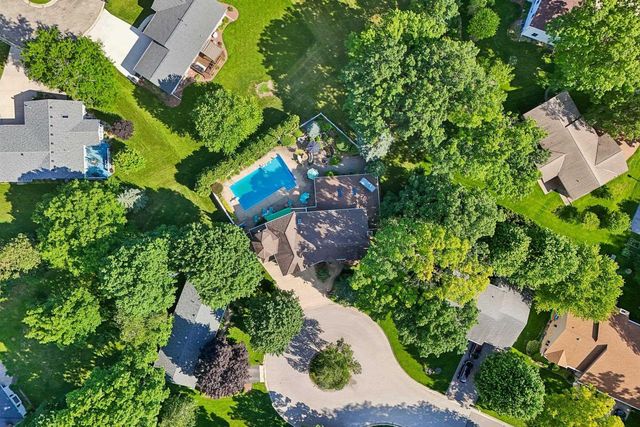 702 Glenwood Court, Jefferson, WI 53549