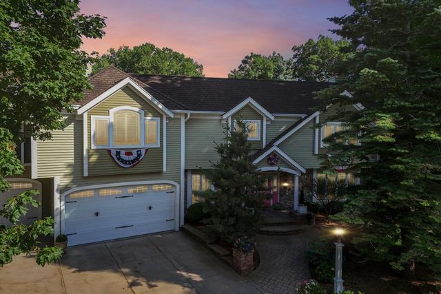 702 Glenwood Court, Jefferson, WI 53549