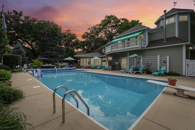 702 Glenwood Court, Jefferson, WI 53549
