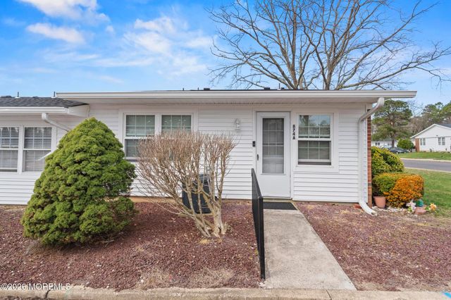 874A Balmoral Court, Lakewood, NJ 08701