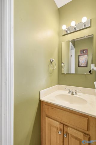 213 Smokey Hills Court, New Market, AL 35761