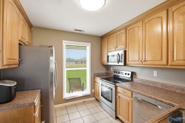 213 Smokey Hills Court, New Market, AL 35761