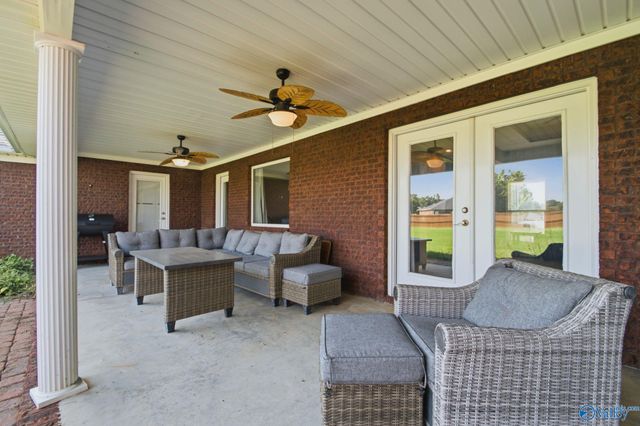213 Smokey Hills Court, New Market, AL 35761