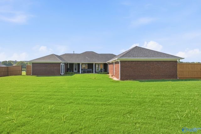 213 Smokey Hills Court, New Market, AL 35761
