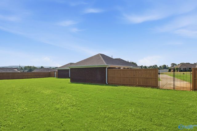 213 Smokey Hills Court, New Market, AL 35761