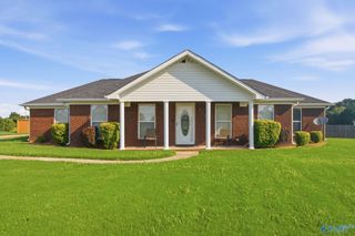 213 Smokey Hills Court, New Market, AL 35761