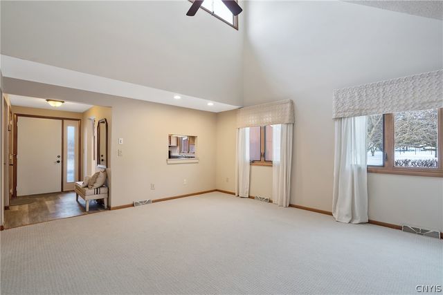 105 Lancelot Lane, Camillus, NY 13031