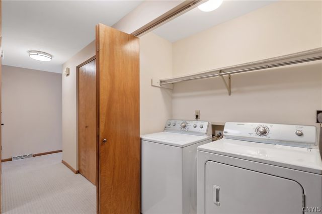 105 Lancelot Lane, Camillus, NY 13031