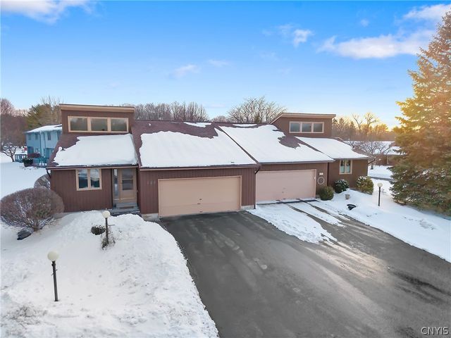 105 Lancelot Lane, Camillus, NY 13031