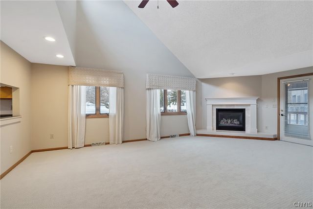 105 Lancelot Lane, Camillus, NY 13031