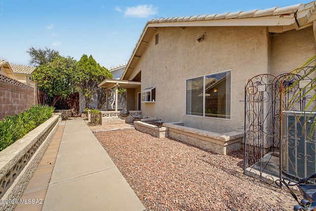 3740 W Koshare Lane, Tucson, AZ 85742