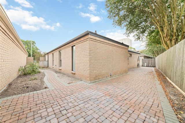 15651 Whitewater Lane, Houston, TX 77079