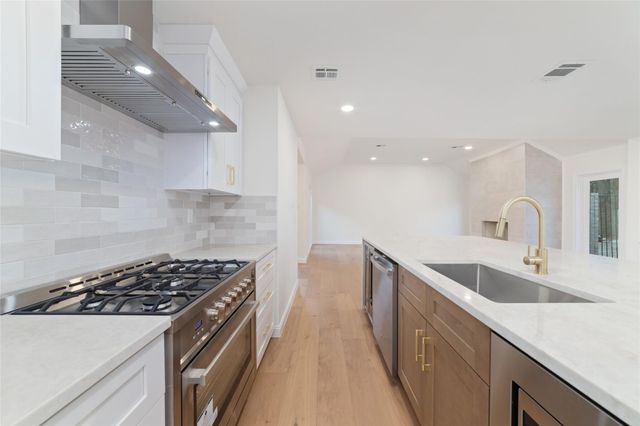 15651 Whitewater Lane, Houston, TX 77079