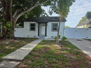 2590 18TH AVENUE N, St Petersburg, FL 33713