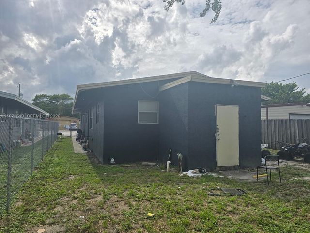 770 SW 2nd Avenue, Deerfield Beach, FL 33441