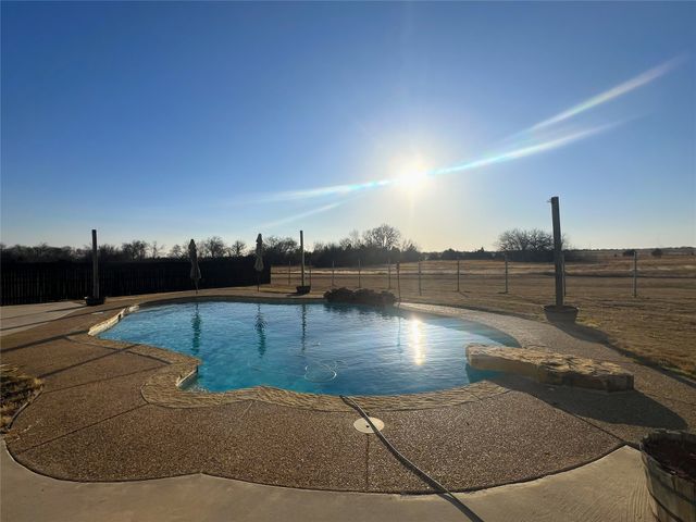 337 County Road 4719, Cumby, TX 75433