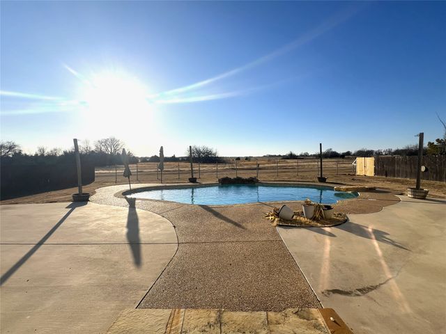 337 County Road 4719, Cumby, TX 75433