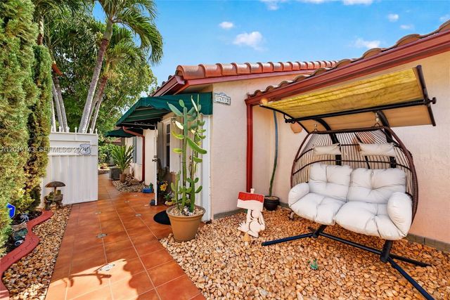 14815 SW 81st St B, Miami, FL 33193