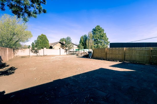 3919 San Isidro Street NW, Albuquerque, NM 87107