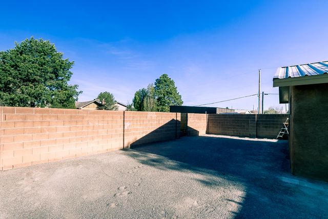 3919 San Isidro Street NW, Albuquerque, NM 87107