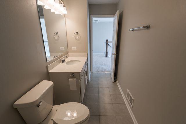 2534 Huntleigh Lane, Woodridge, IL 60517