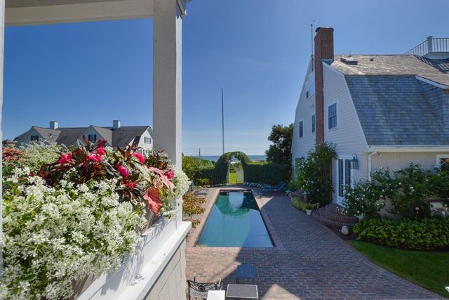 18 Mount Vernon, Barnstable, MA 02647