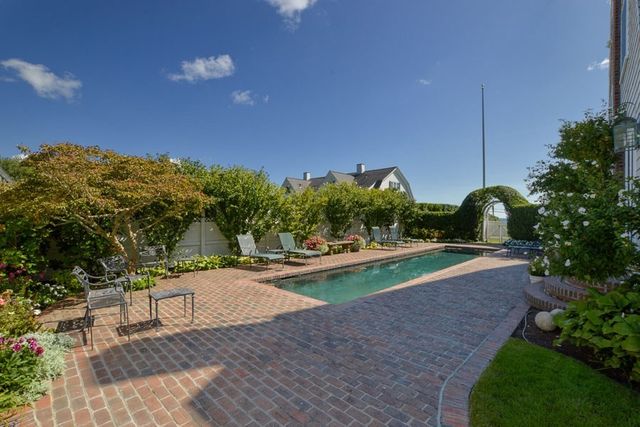 18 Mount Vernon, Barnstable, MA 02647