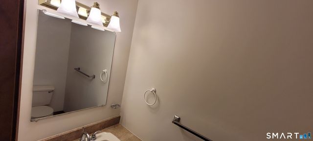 482 Lake Avenue 6, Bristol, CT 06010