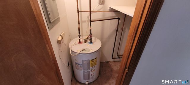 482 Lake Avenue 6, Bristol, CT 06010