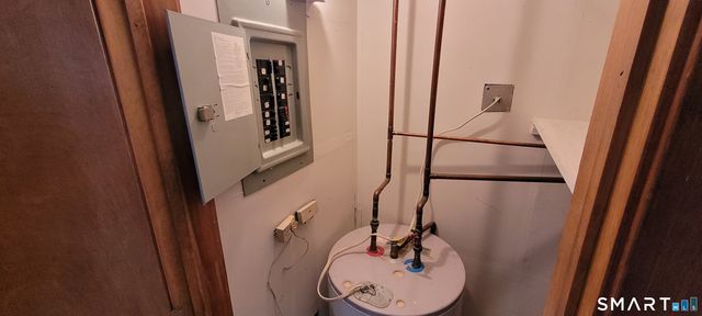 482 Lake Avenue 6, Bristol, CT 06010