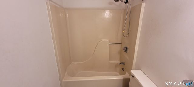 482 Lake Avenue 6, Bristol, CT 06010