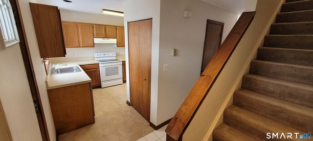 482 Lake Avenue 6, Bristol, CT 06010