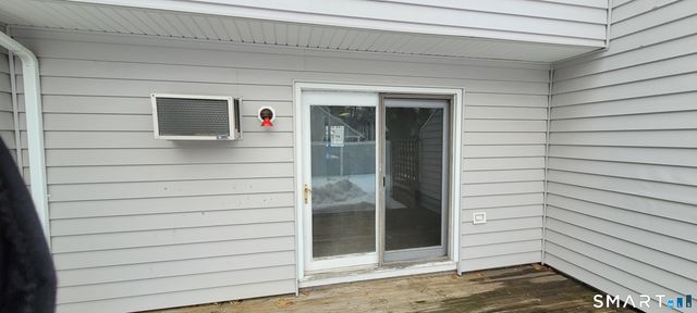 482 Lake Avenue 6, Bristol, CT 06010