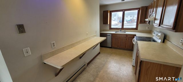 482 Lake Avenue 6, Bristol, CT 06010