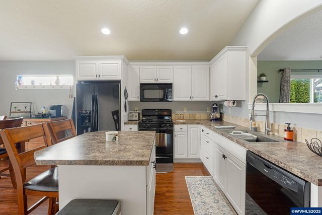 1503 SE Jonathan Av, Dallas, OR 97339