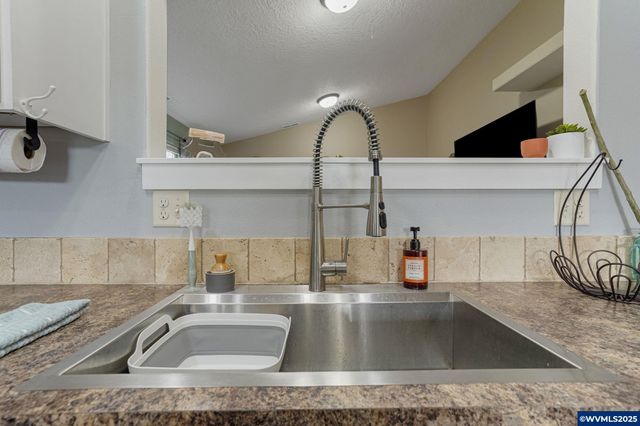 1503 SE Jonathan Av, Dallas, OR 97339