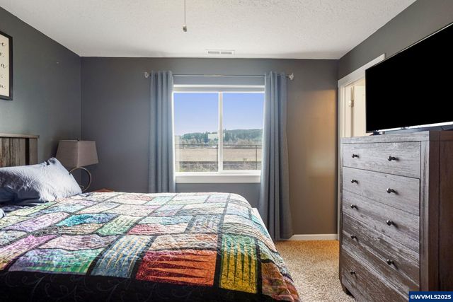 1503 SE Jonathan Av, Dallas, OR 97339