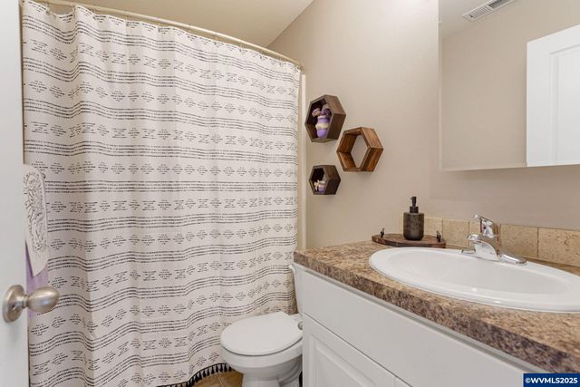 1503 SE Jonathan Av, Dallas, OR 97339