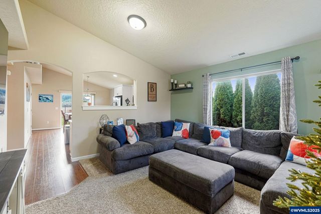 1503 SE Jonathan Av, Dallas, OR 97339