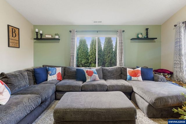 1503 SE Jonathan Av, Dallas, OR 97339