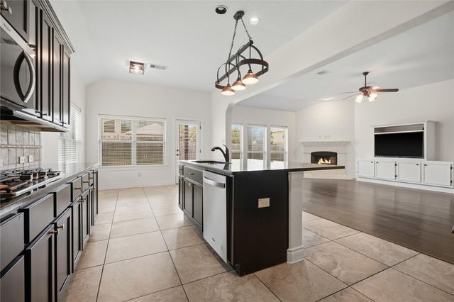 298 West Fork Drive, League City, TX 77573