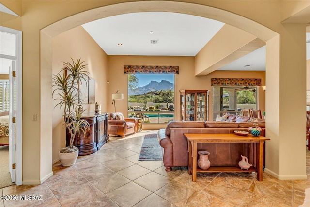 1153 W Saddlehorn Drive, Oro Valley, AZ 85704