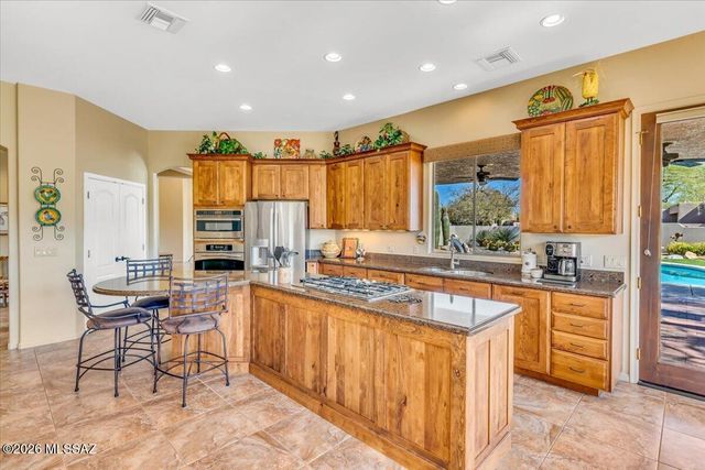 1153 W Saddlehorn Drive, Oro Valley, AZ 85704