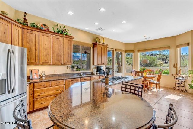 1153 W Saddlehorn Drive, Oro Valley, AZ 85704