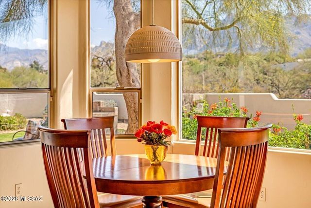 1153 W Saddlehorn Drive, Oro Valley, AZ 85704