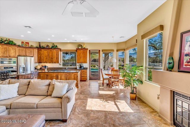 1153 W Saddlehorn Drive, Oro Valley, AZ 85704