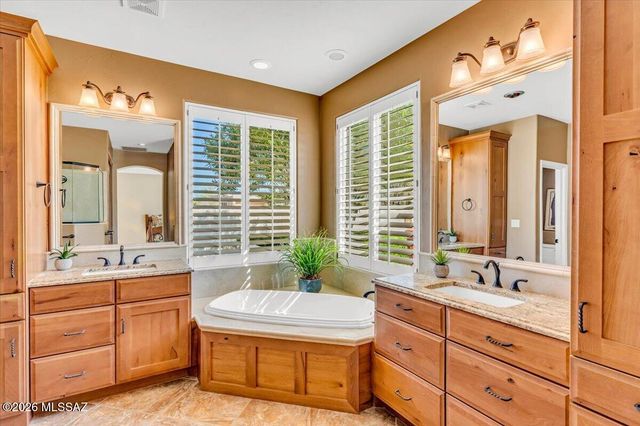 1153 W Saddlehorn Drive, Oro Valley, AZ 85704