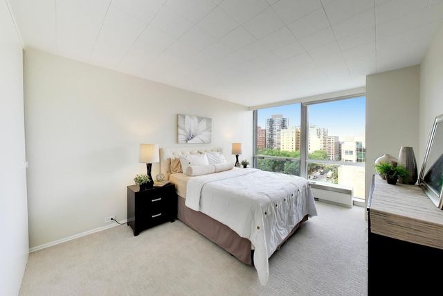 330 W Diversey Parkway 902-04, Chicago, IL 60657