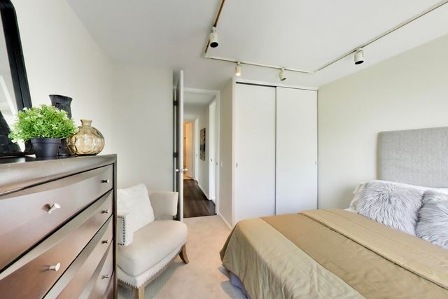 330 W Diversey Parkway 902-04, Chicago, IL 60657